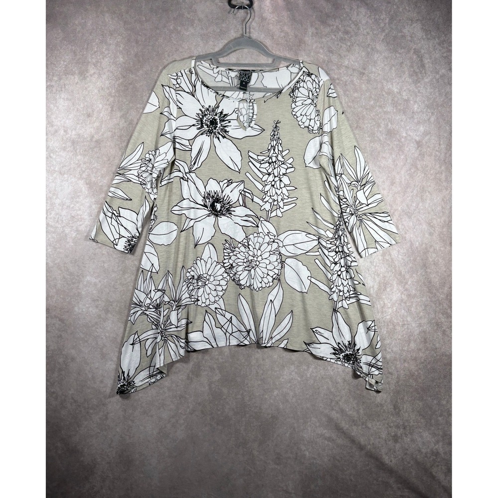 Clara Sunwoo Tunic Top Womens Medium Tan Floral Sharkbite Hem 3/4 Sleeve Keyhole